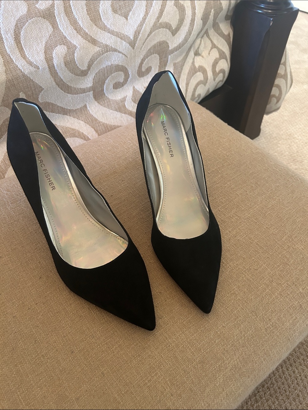 Marc Fisher Black Pointed-Toe Suede Pumps - Picture 2 of 4
